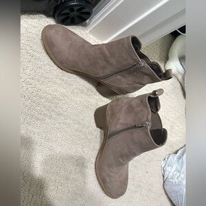 Heeled boots